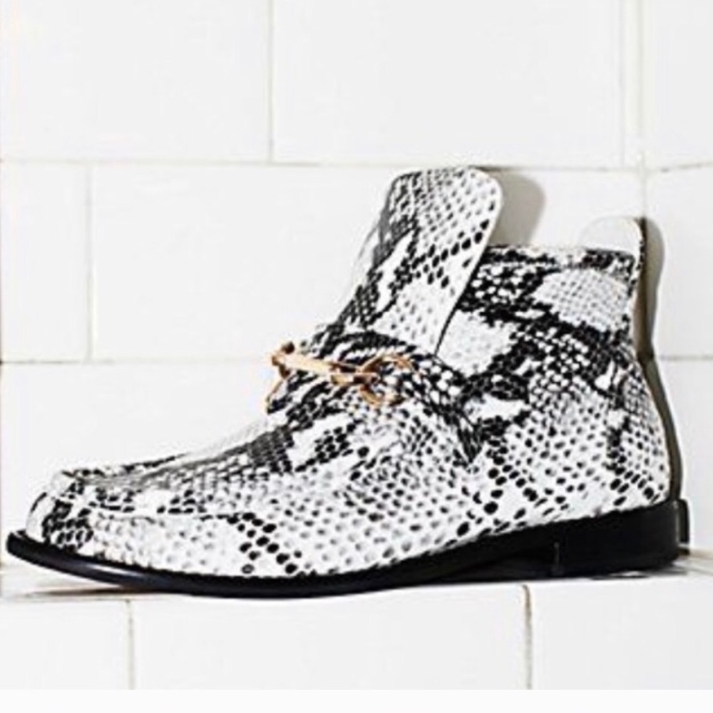 Anthropologie • Silent D Snakeskin Karari Boots 40